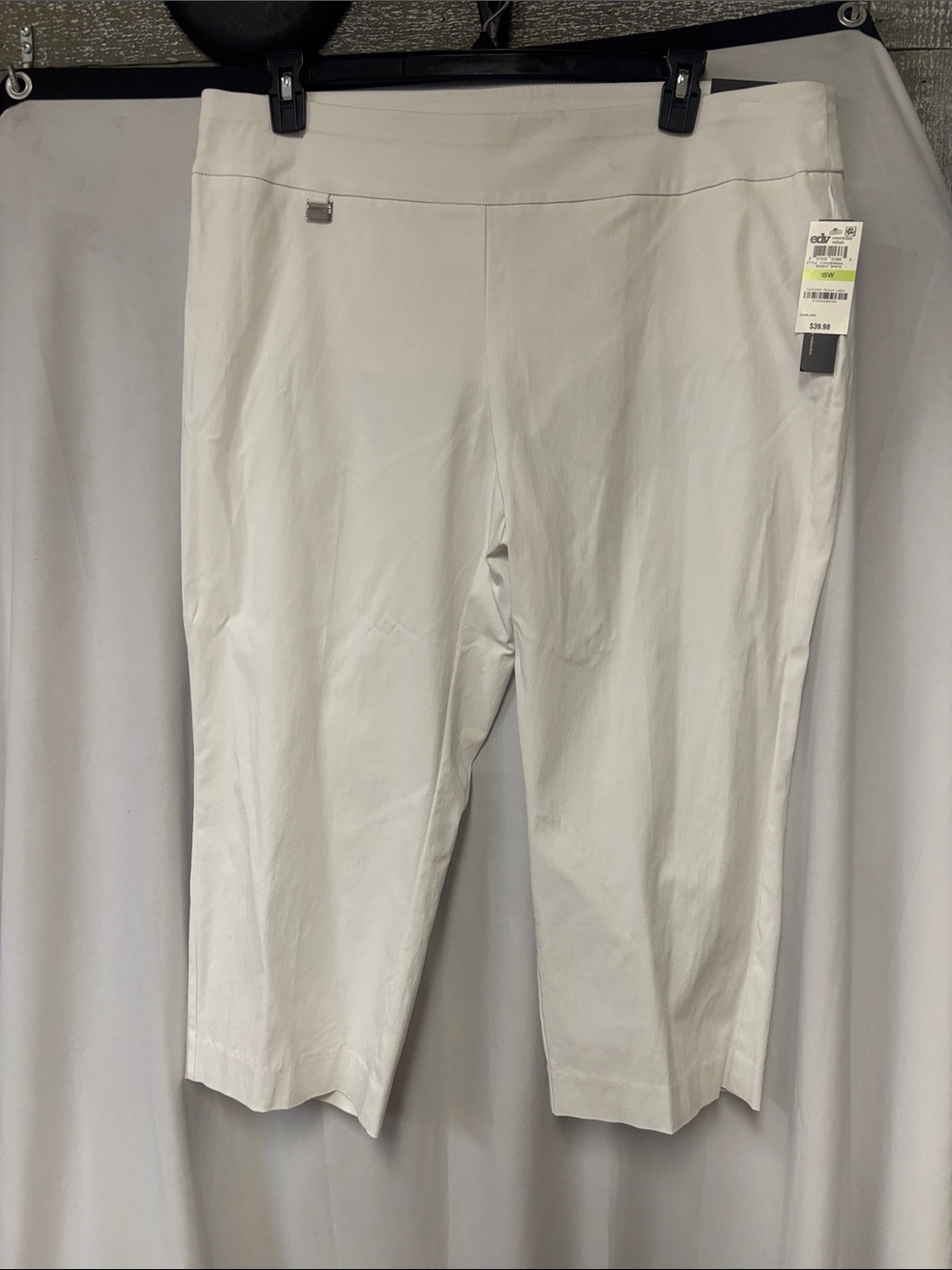 Alfani White Capri Pants
